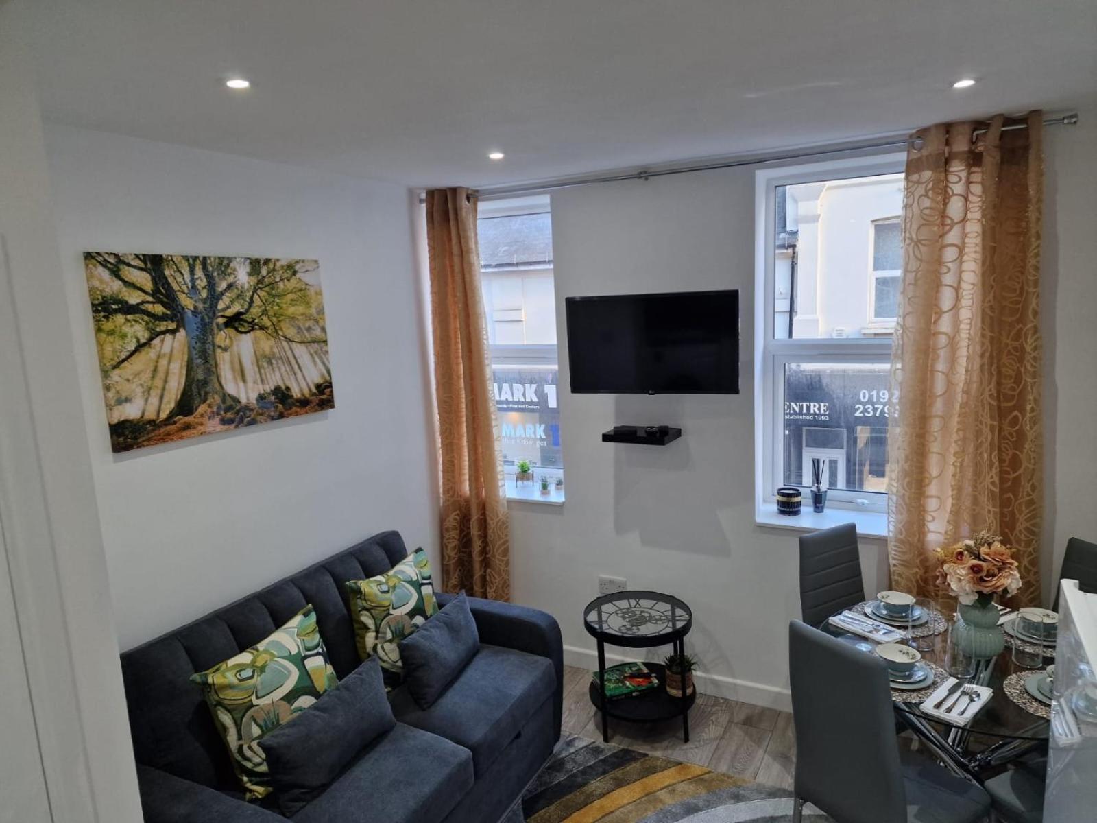 12 B Market Street Watford  Luaran gambar