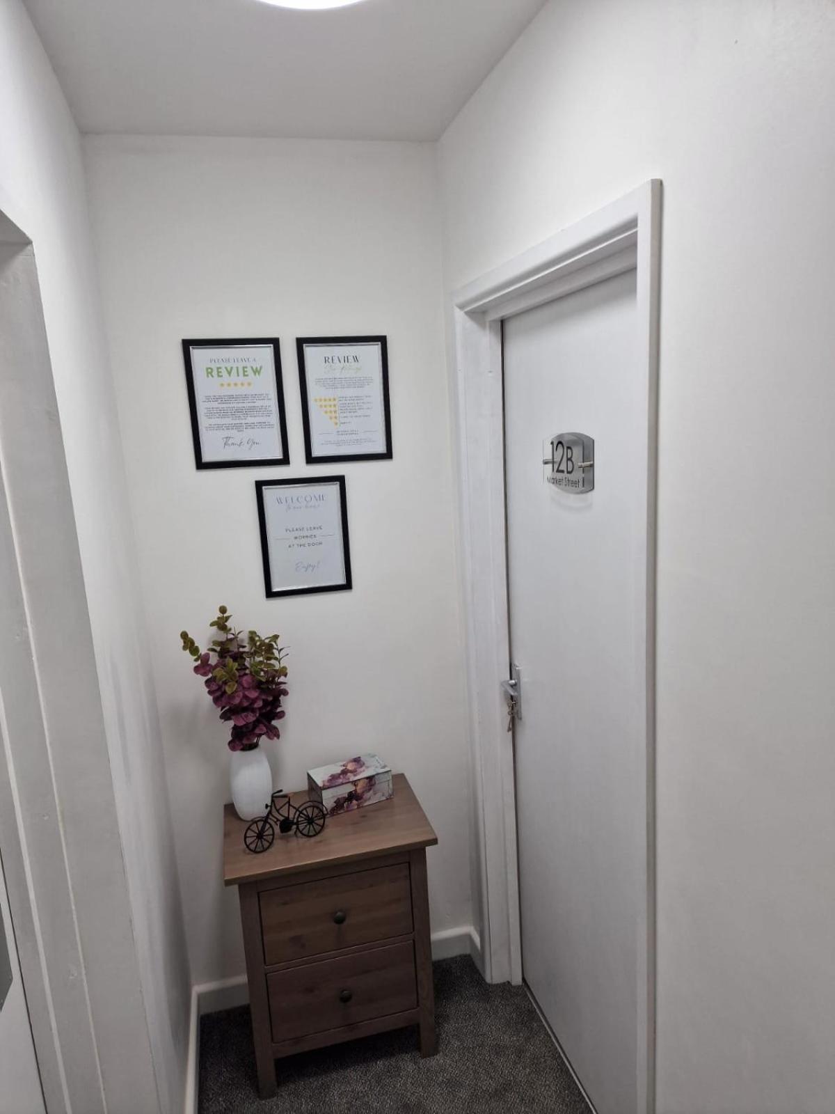 12 B Market Street Watford  Luaran gambar